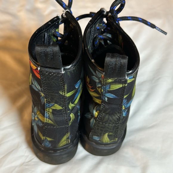 Dr. Martens Castel Floral Lace-up Ankle Boots Women’s Size 7 - Picture 3 of 11